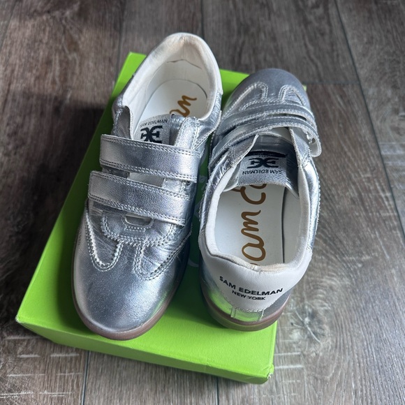 Sam Edelman TALIA SLIP ON SNEAKER Silver Size 7 - Picture 2 of 9